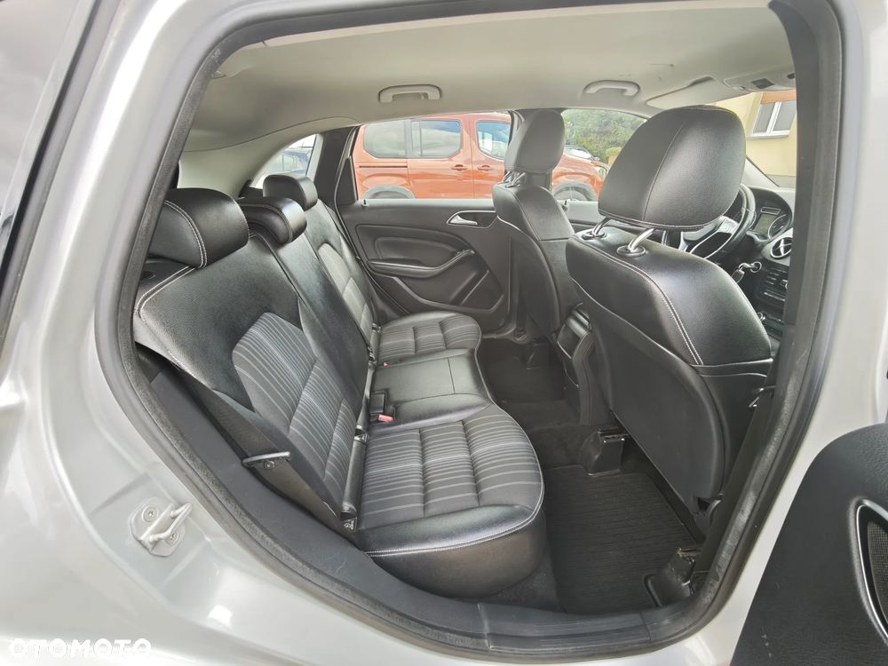 Mercedes-Benz Klasa B 180 CDI - 21