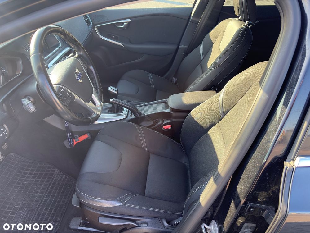 Volvo V40 D4 Momentum - 18