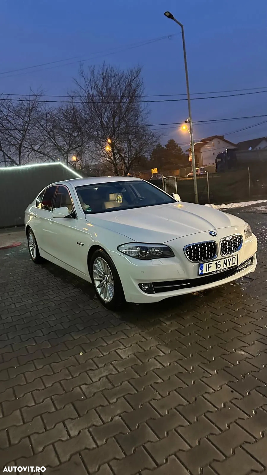 BMW Seria 5 525d Touring Aut. Luxury Line - 4