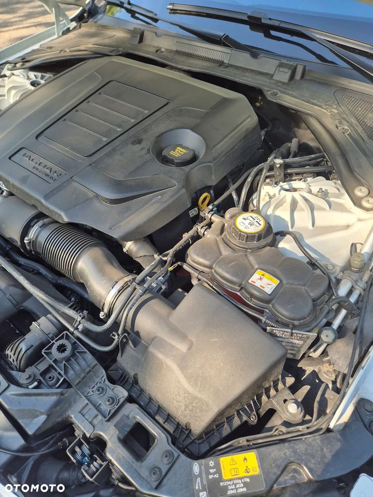 Jaguar XF 2.0 T Prestige - 38