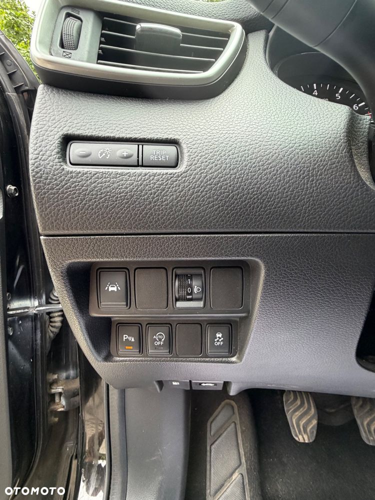Nissan Qashqai 1.6 DIG-T N-Connecta - 22