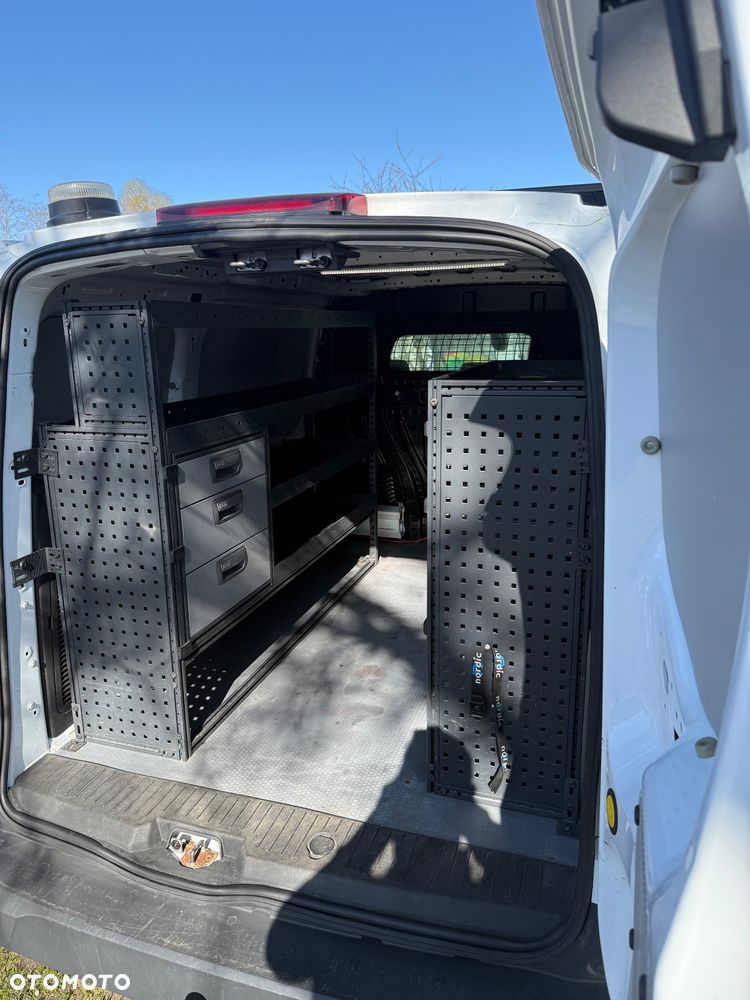 Ford Transit Connect - 8