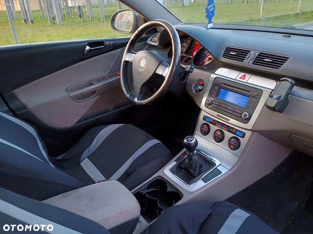 Volkswagen Passat 1.9 TDI Comfortline - 7