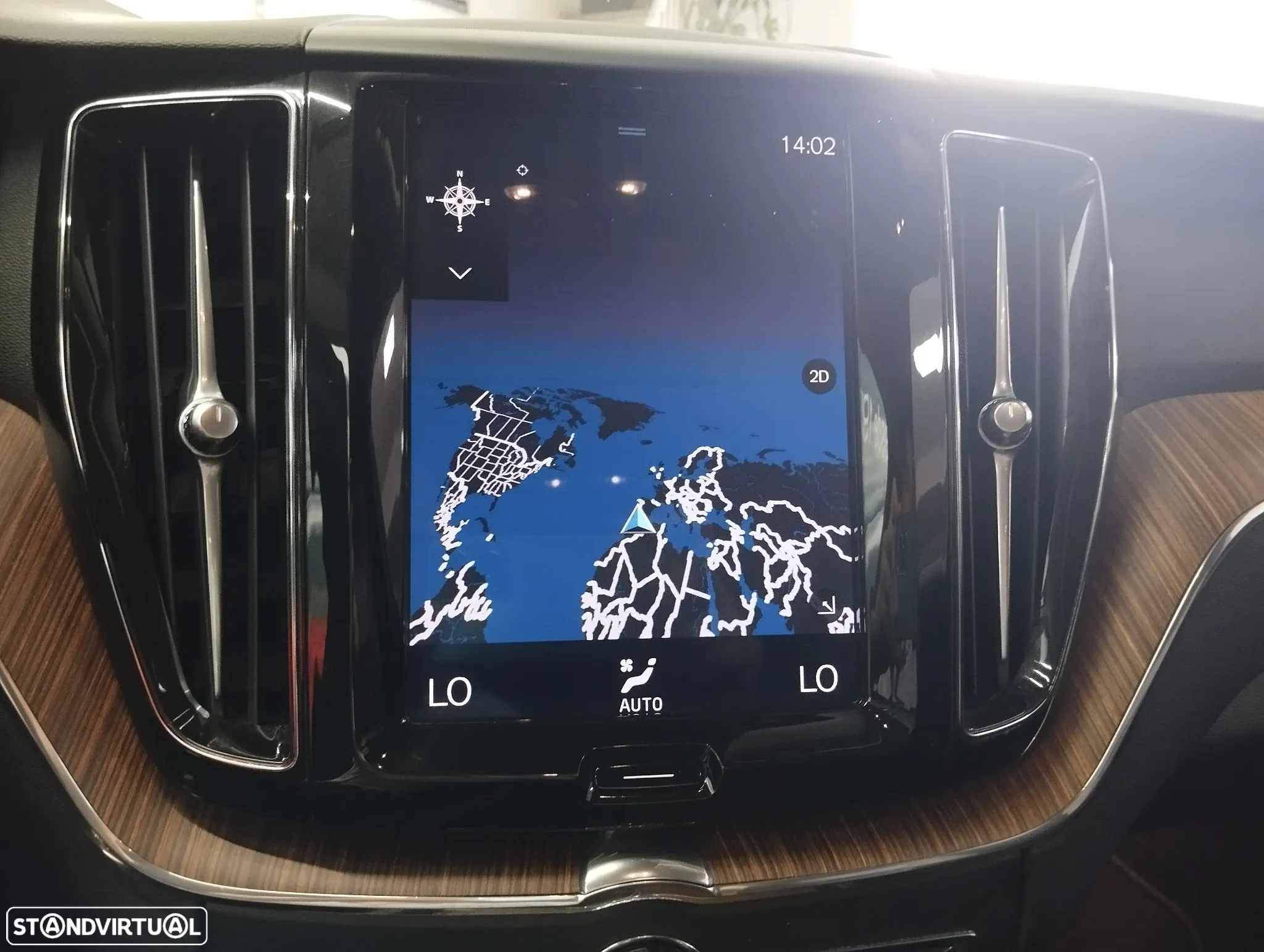 Volvo XC 60 2.0 D3 Momentum Plus - 28