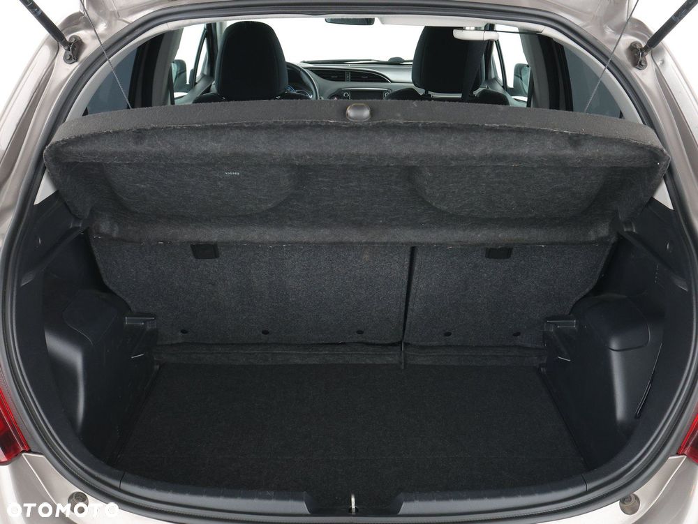 Toyota Yaris - 25