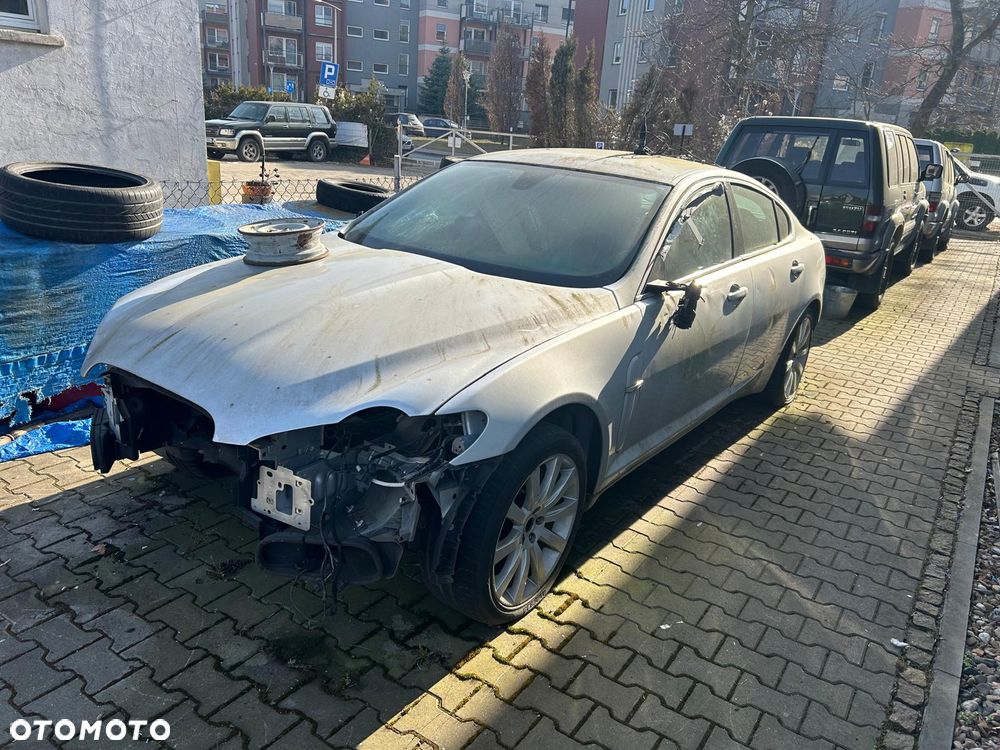 Jaguar XF 3.0 V6 S - 3