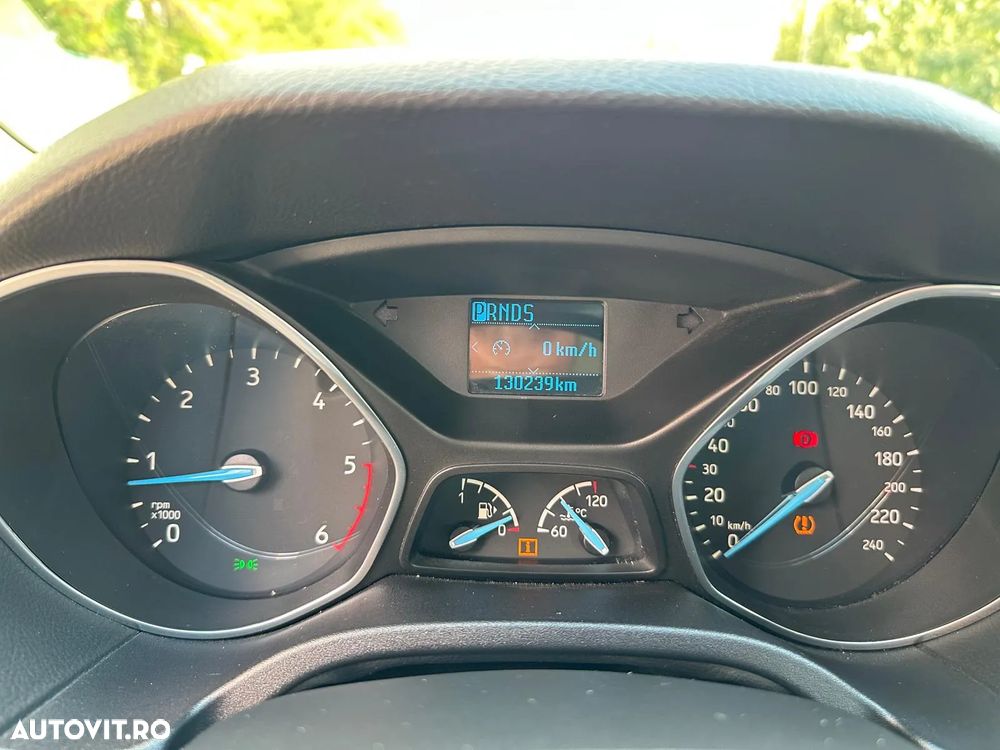 Ford Focus 1.5 TDCi Powershift Titanium - 14