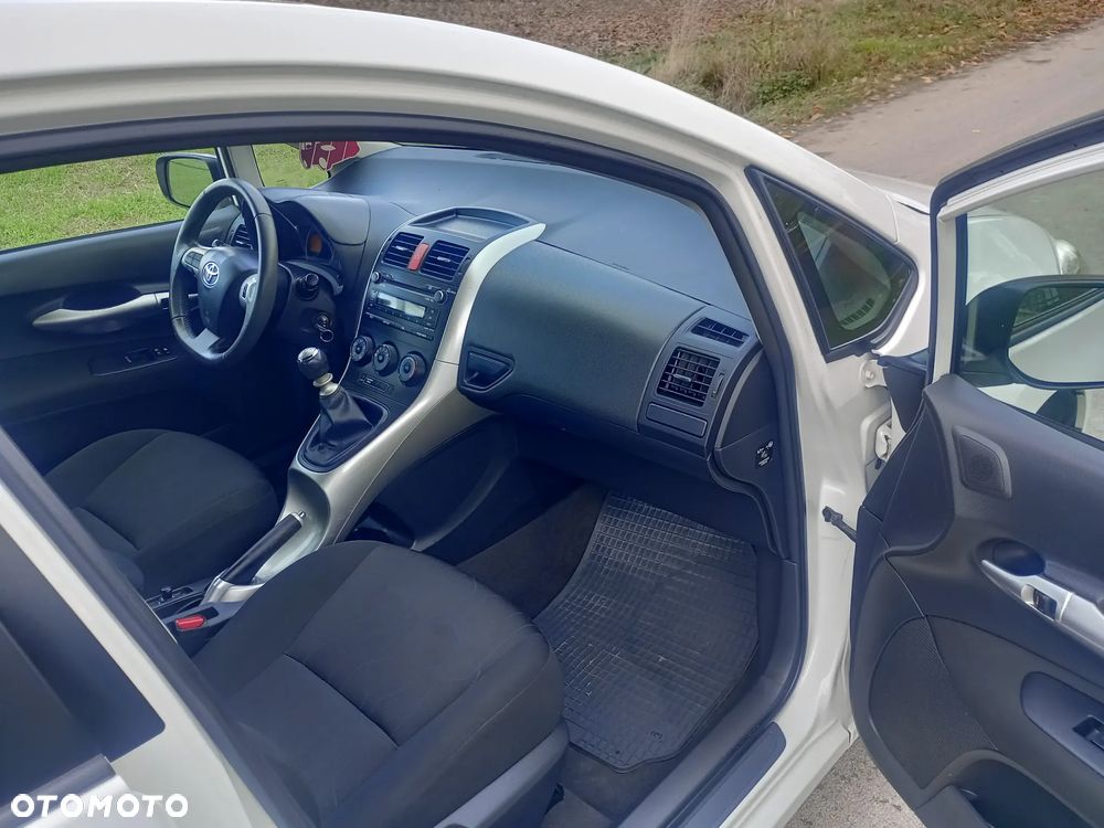 Toyota Auris - 9