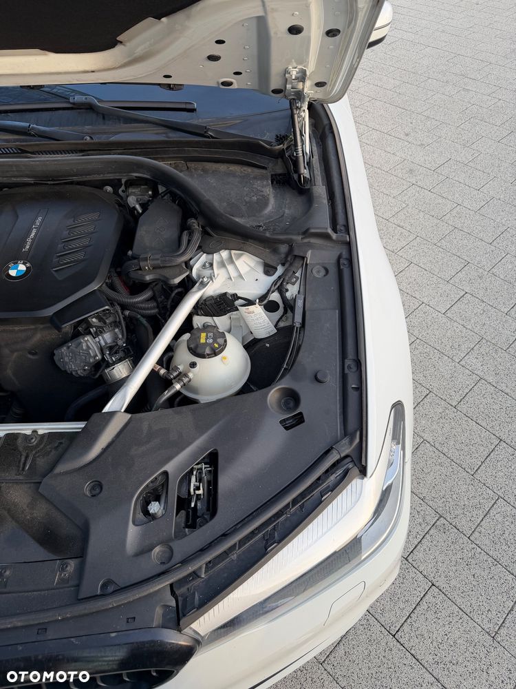 BMW Seria 5 518d Sport Line - 11
