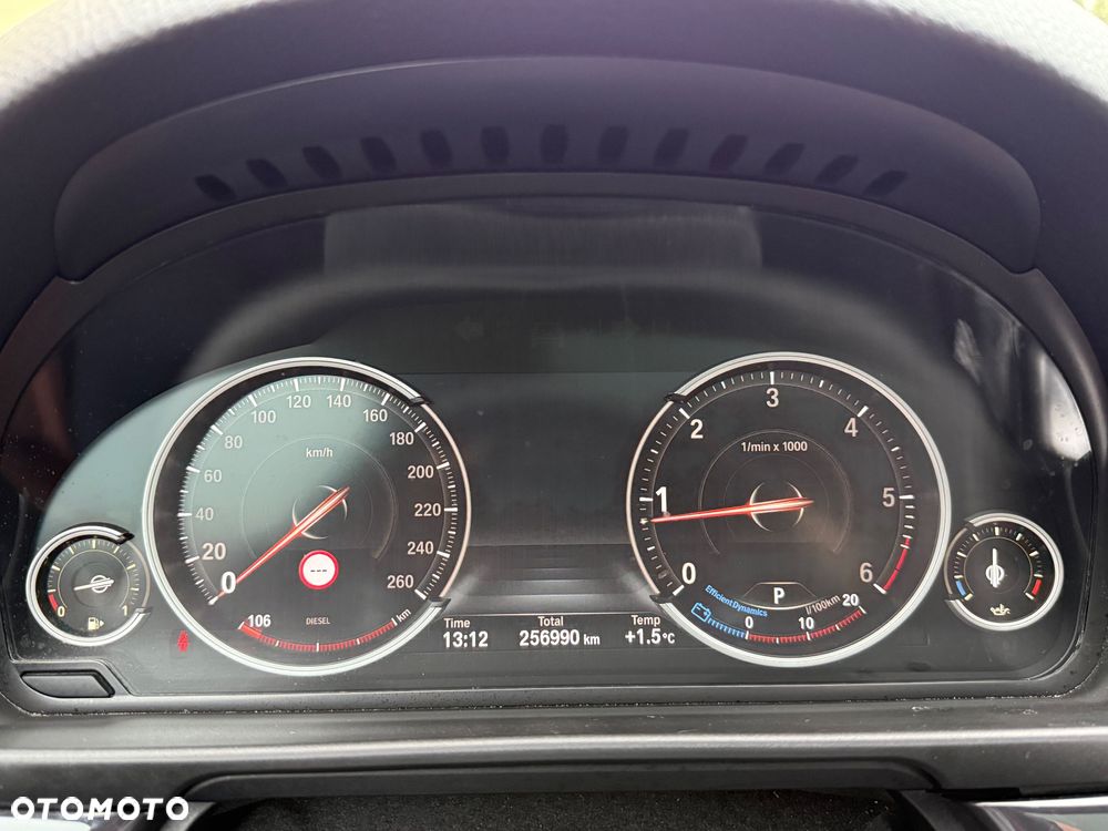 BMW Seria 5 520d Sport-Aut - 33