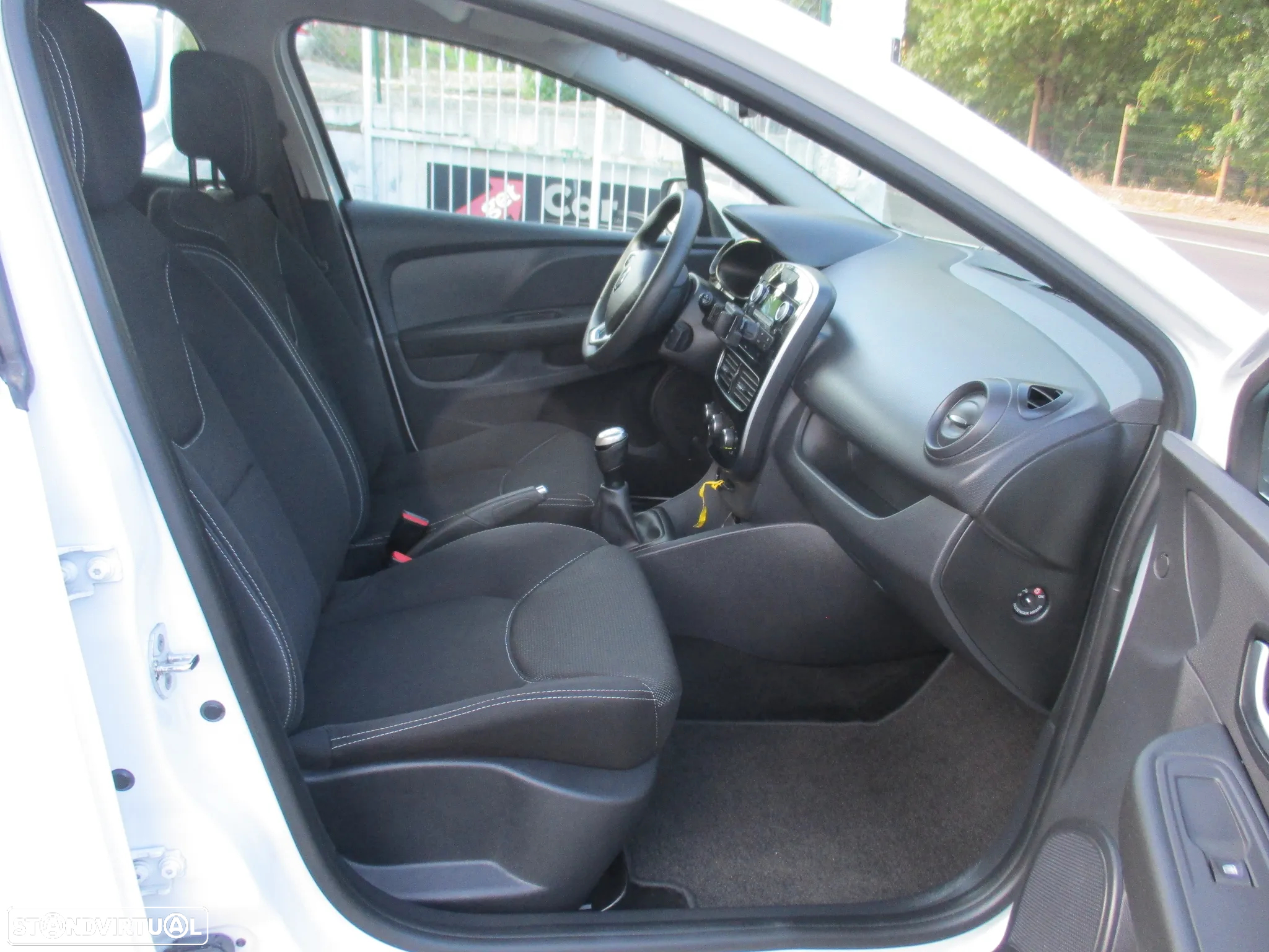 Renault Clio 1.5 dCi Zen - 21