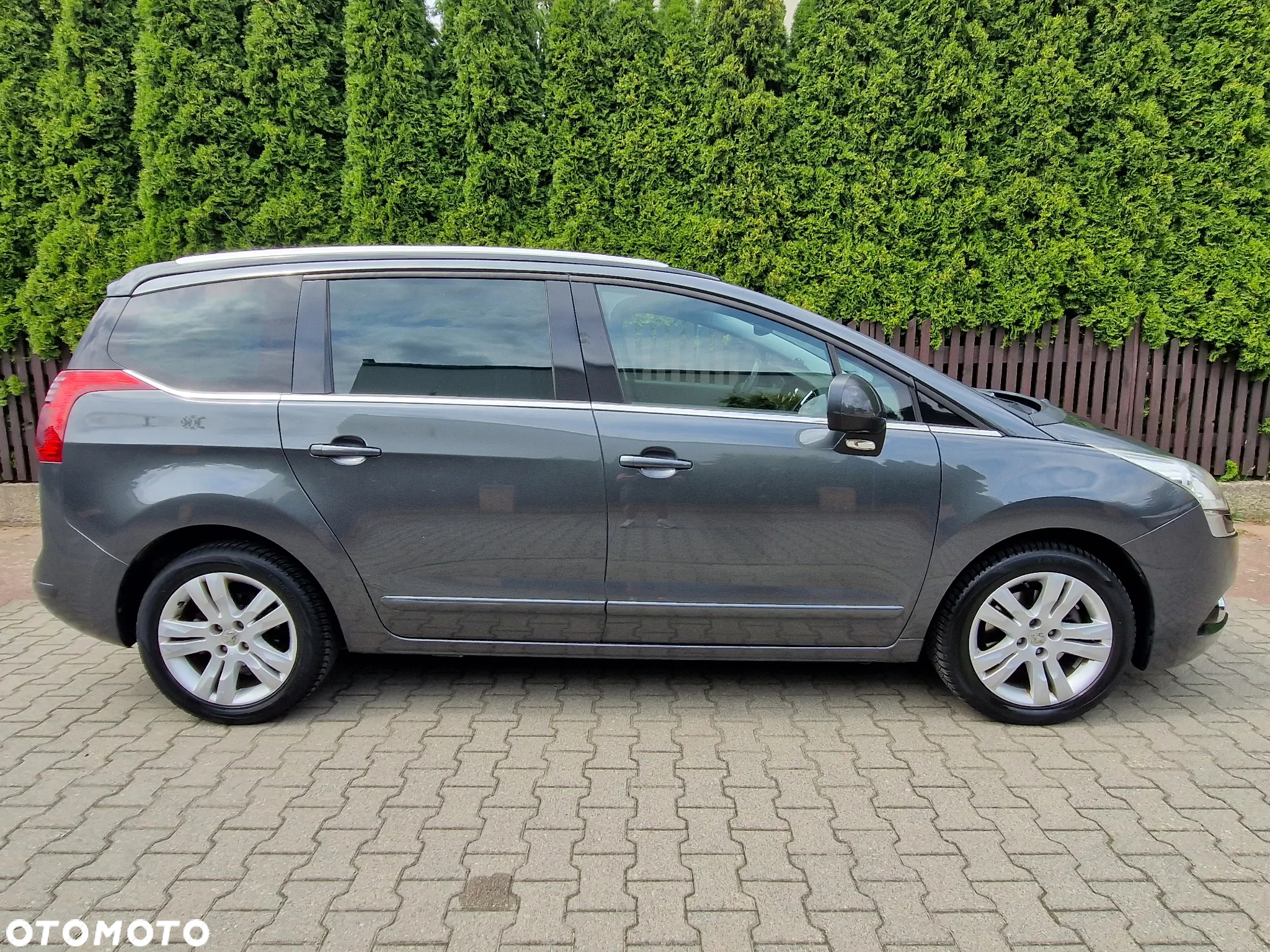 Peugeot 5008 1.6 THP Premium - 6