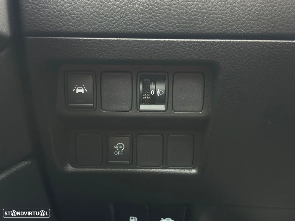 Nissan Qashqai 1.5 dCi N-Connecta J18 - 16