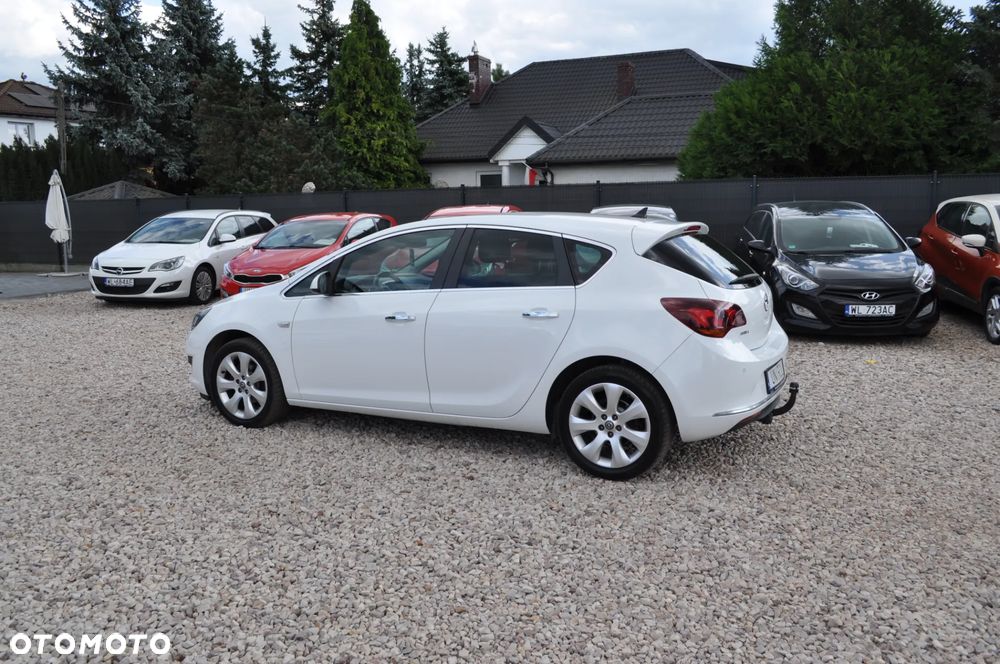 Opel Astra 1.4 Turbo Exklusiv - 10