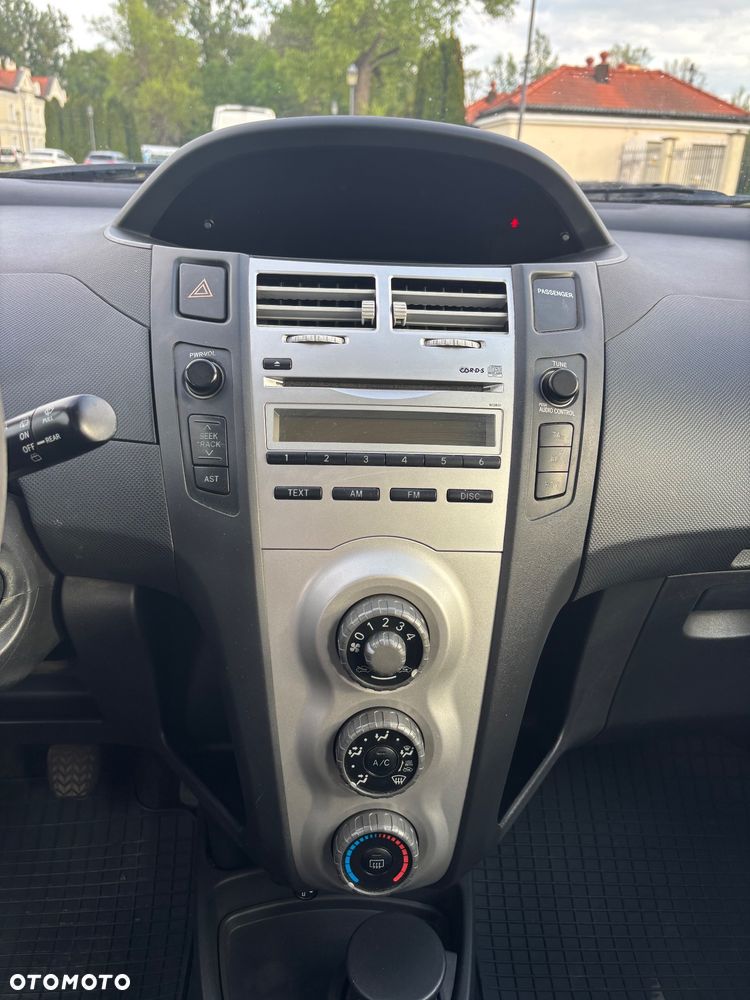Toyota Yaris 1.4 D-4D Luna - 16