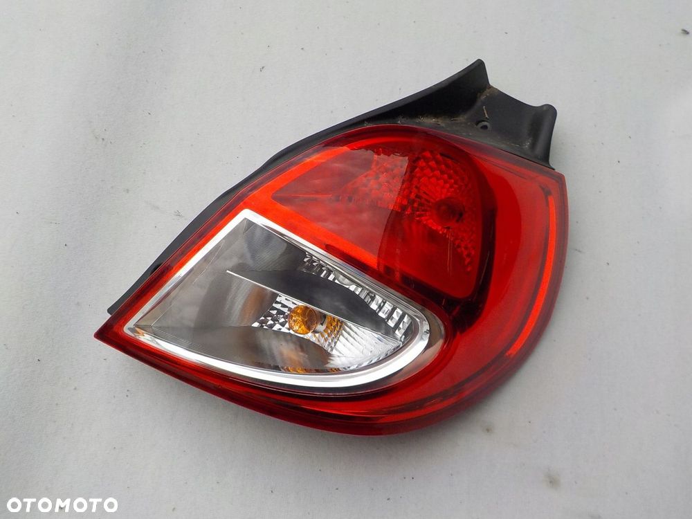 lampa prawy tył renault clio III 5D HB lift 2010r 8200886946 - 1