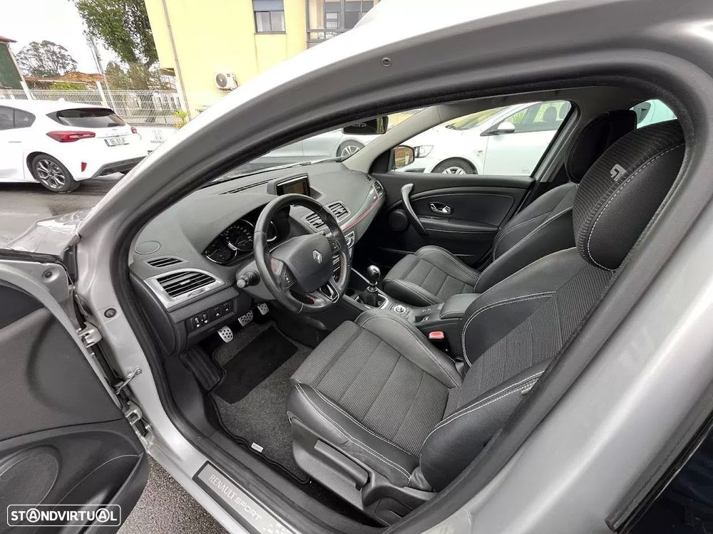 Renault Mégane Sport Tourer 1.5 dCi GT Line SS - 24