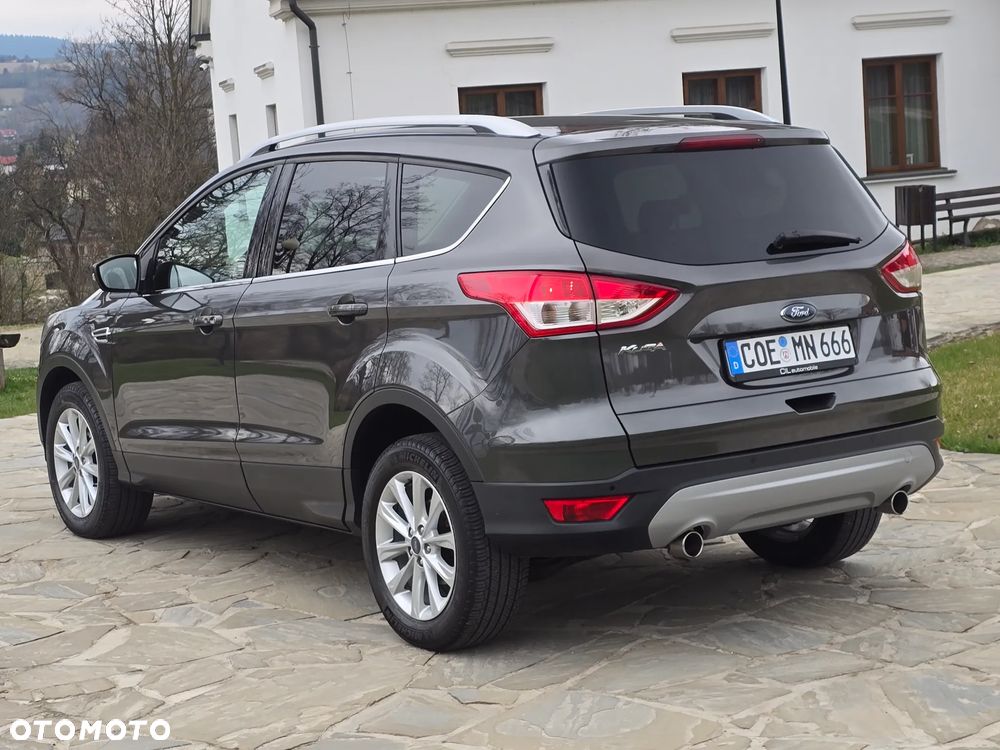 Ford Kuga 2.0 TDCi 2x4 Titanium - 8