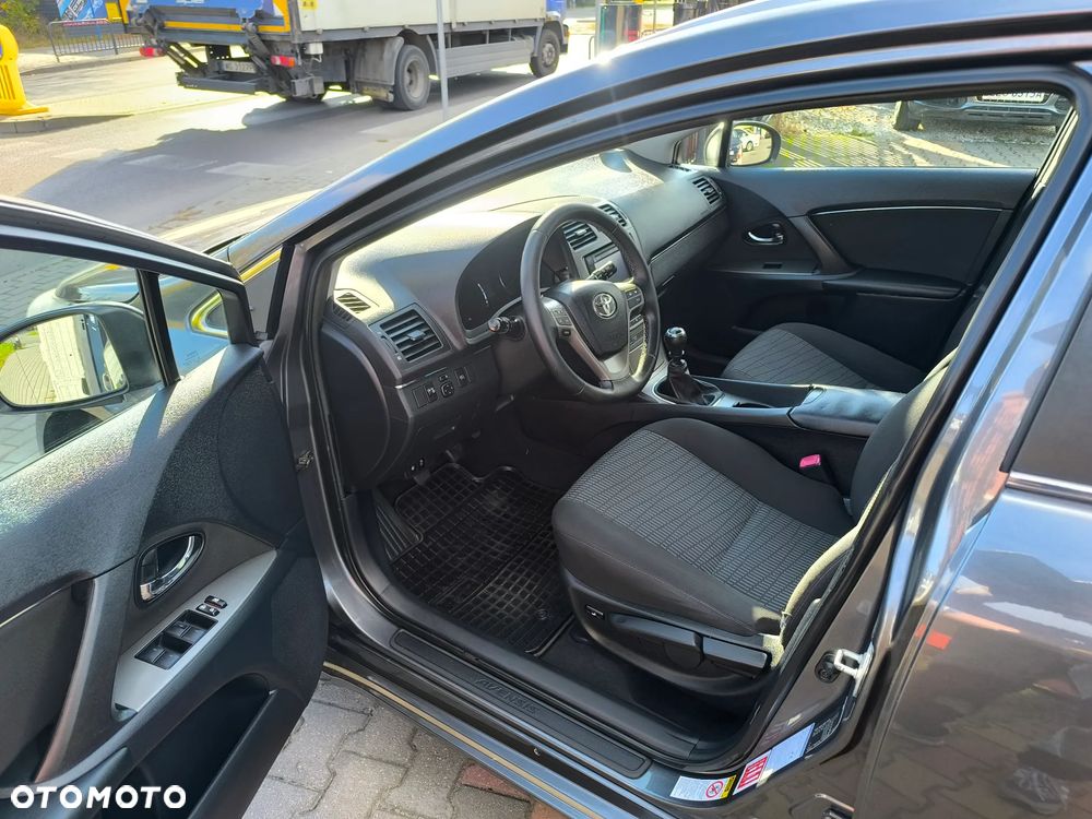 Toyota Avensis 1.8 Life - 6