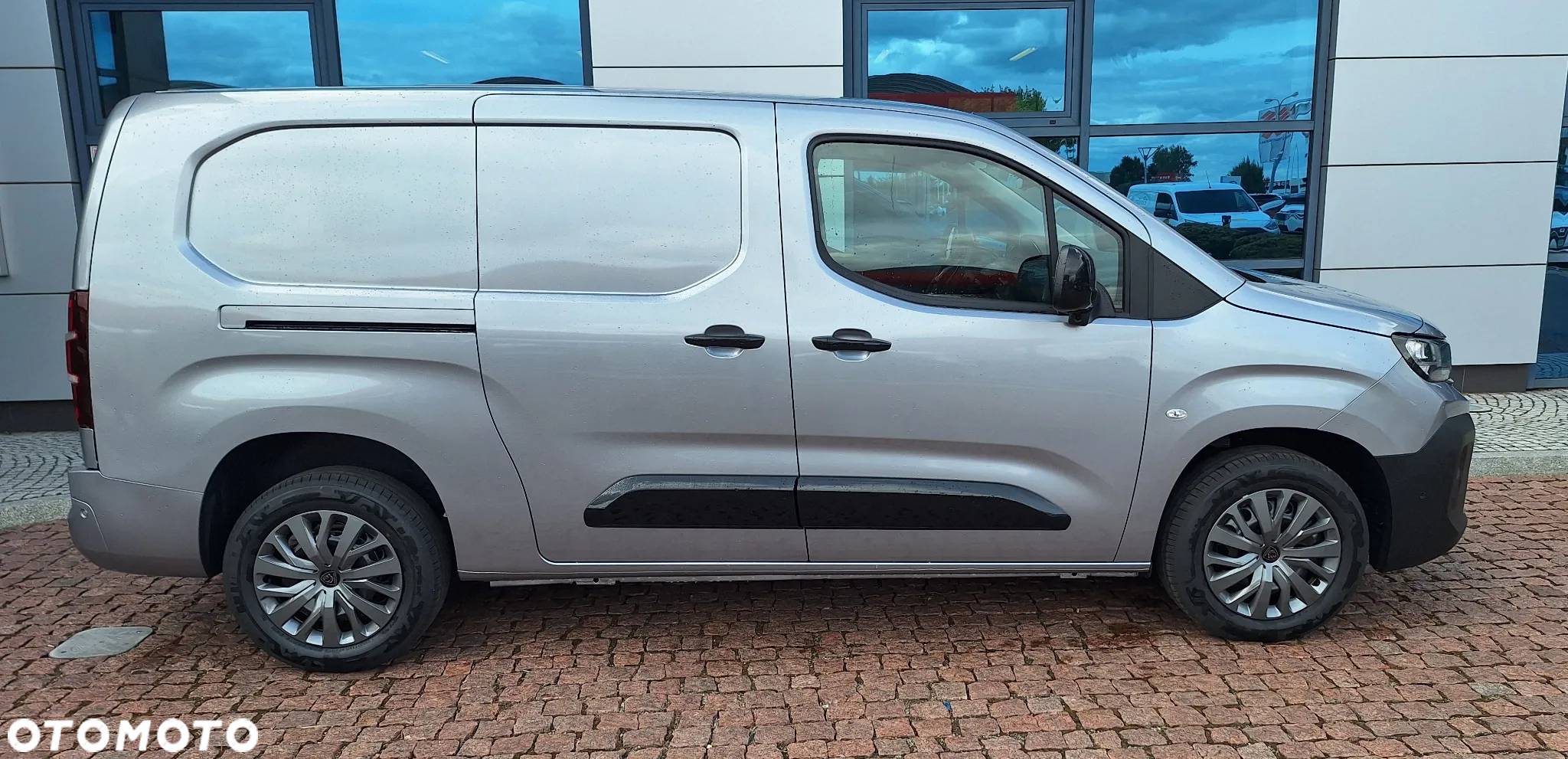 Peugeot Partner Furgon Long 950kg BlueHDi 130 KM S&S EAT8 - 14