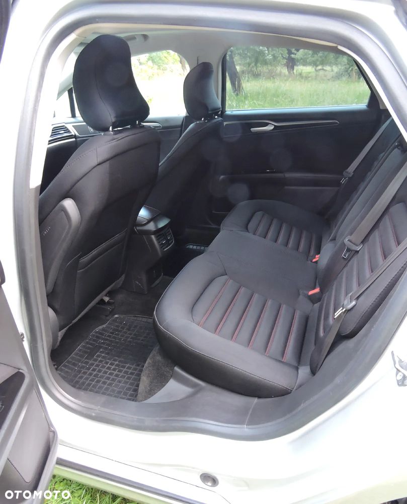 Ford Fusion - 7