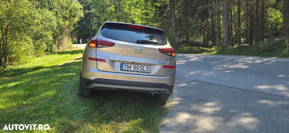 Hyundai Tucson 2.0 CRDI 4WD 8AT Luxury - 6