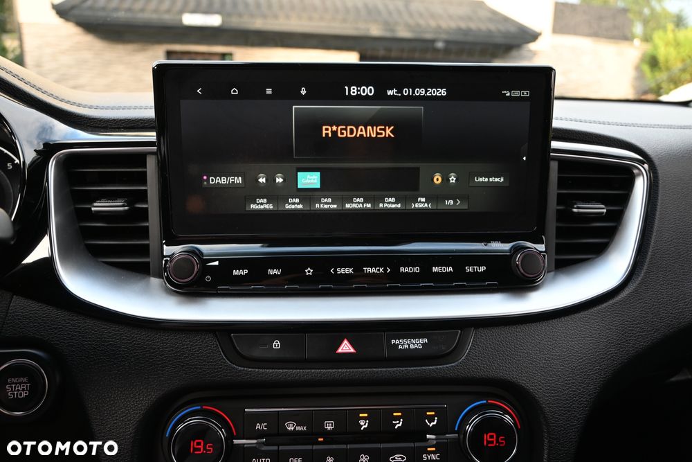 Kia XCeed 1.4 T-GDI L Business Line DCT - 32