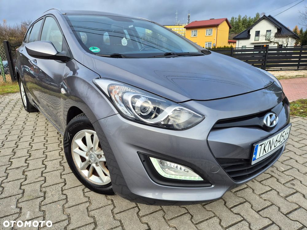 Hyundai i30 1.6 CRDi Fifa World Cup Edition - 1