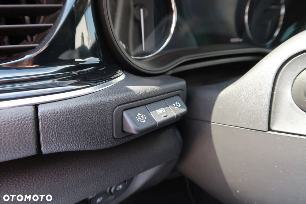 Opel Insignia 1.6 T Exclusive S&S - 16