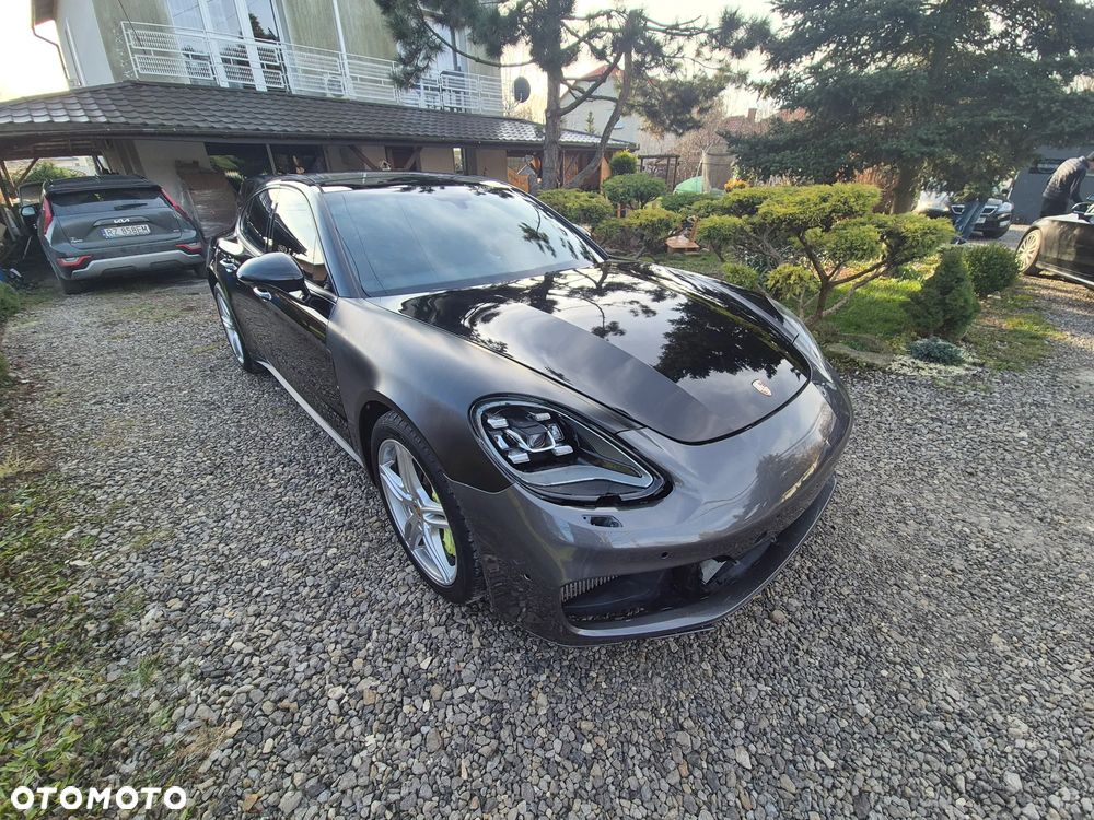 Porsche Panamera 4 E-Hybrid - 5