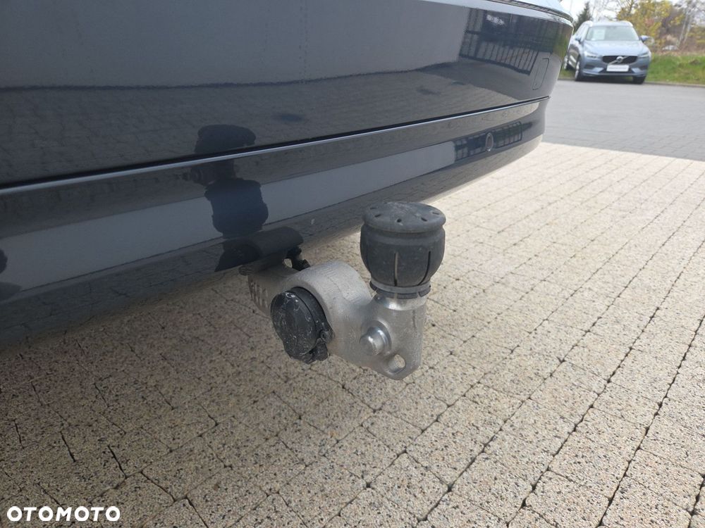 Volvo XC 90 B5 B AWD Plus Bright - 32