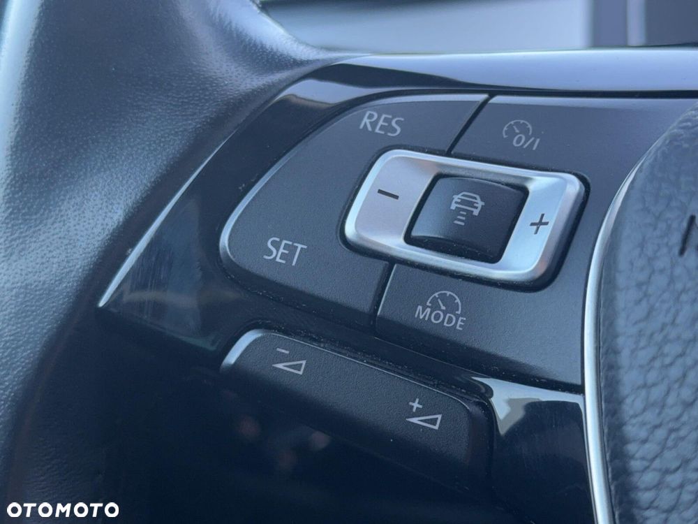 Volkswagen Passat - 19