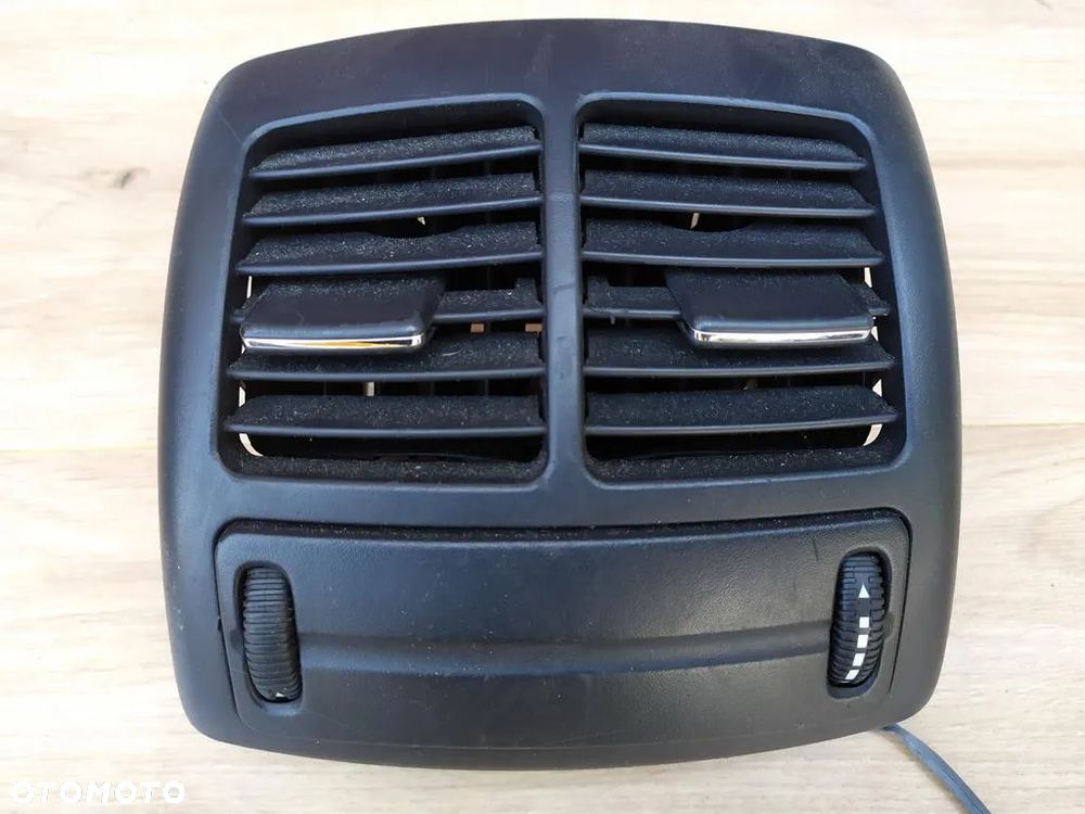 MERCEDES W211 LIFT KRATKA NAWIEWU TYLNA CZARNA