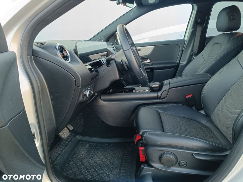 Mercedes-Benz GLA - 6