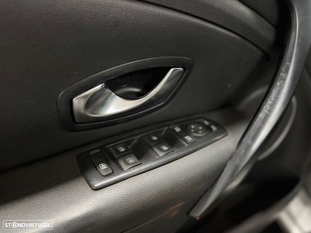 Renault Mégane 1.5 dCi Dynamique S - 12