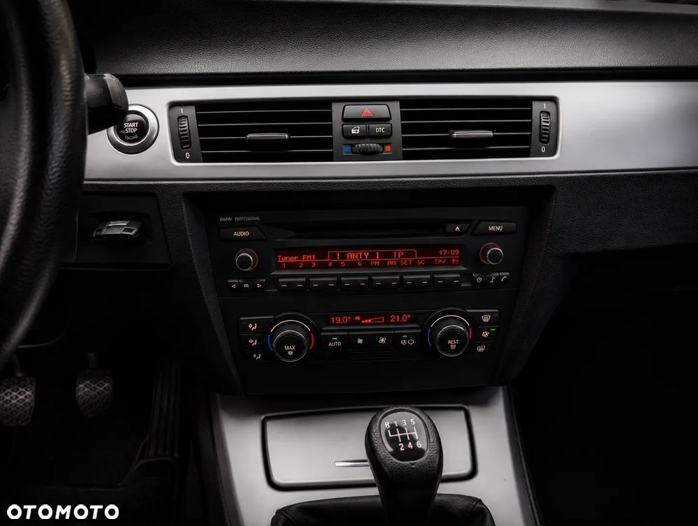 BMW Seria 3 - 16