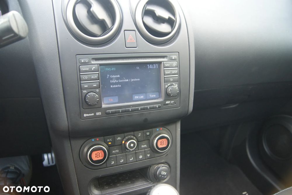 Nissan Qashqai 2.0 dCi DPF I-Way - 13