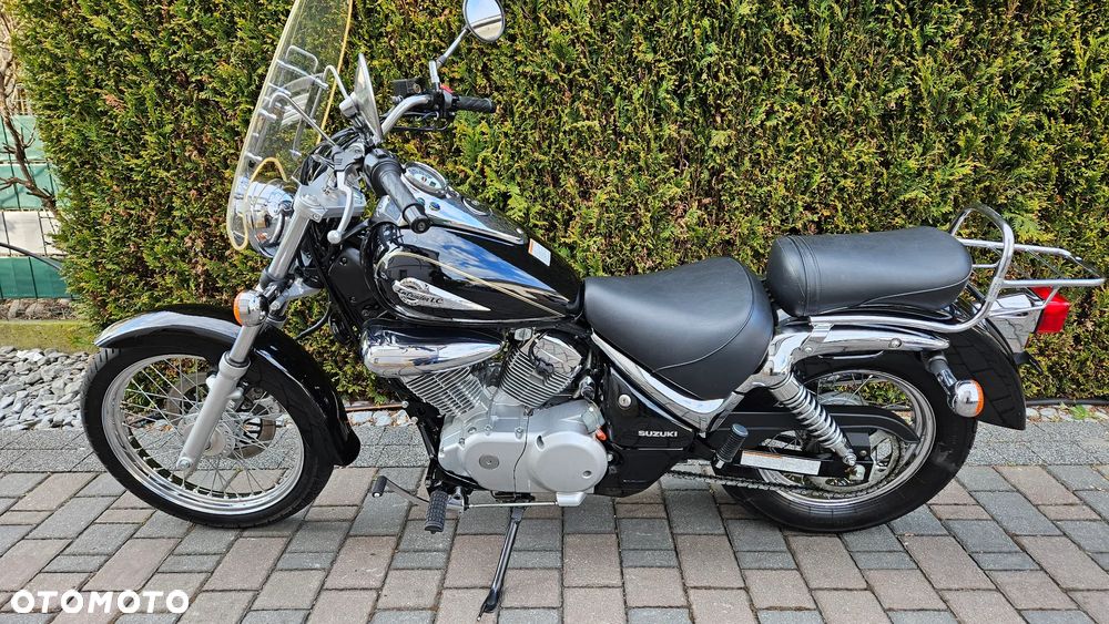 Suzuki Intruder - 4