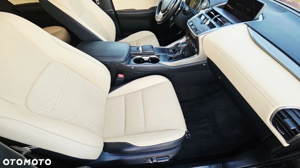 Lexus NX 300 Comfort AWD - 37