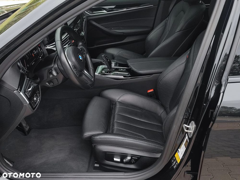 BMW Seria 5 530i xDrive M Sport sport - 12