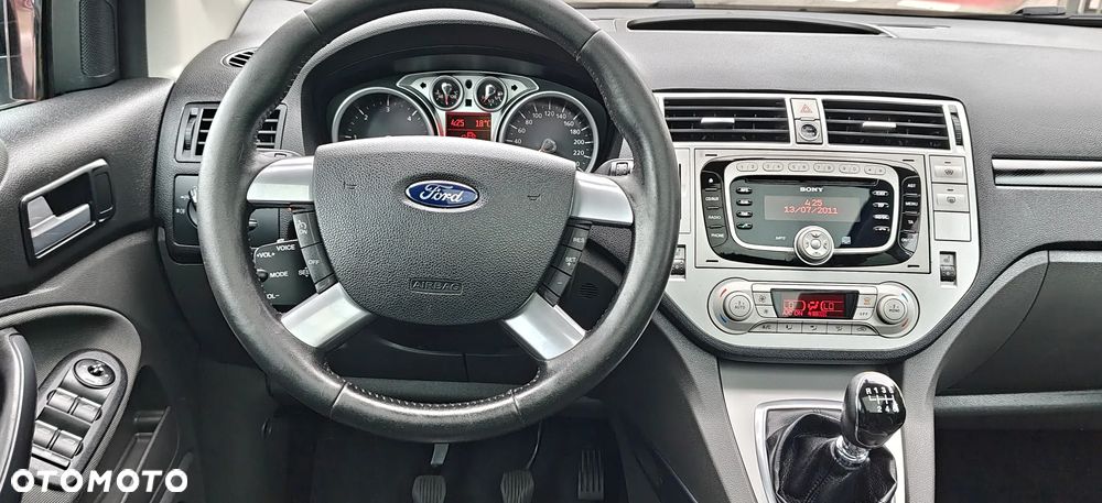 Ford Kuga 2.0 TDCi 4x4 Titanium - 36