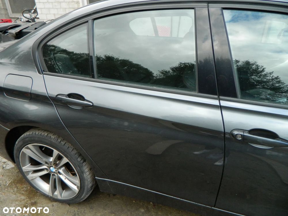 BMW F30 B39 mineralgrau na części - 10