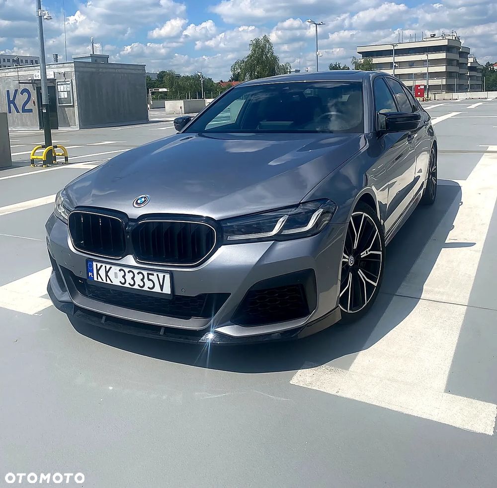 BMW Seria 5 M550i xDrive - 1