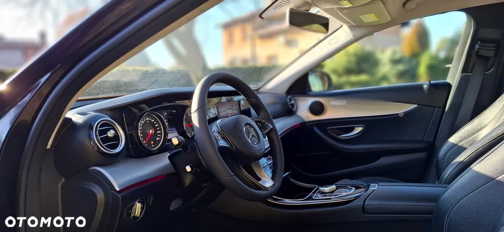 Mercedes-Benz Klasa E 220 d 9G-TRONIC - 33