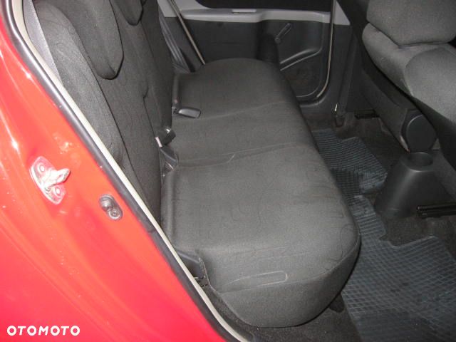 Toyota Yaris 1.33 Luna - 19