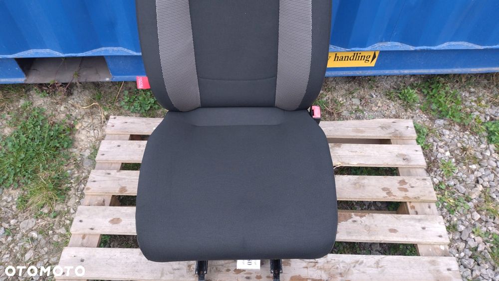 FOTEL PASAŻERA RENAULT TRUCK D T C K MIDLUM PREMIUM NO 126/180 - 5