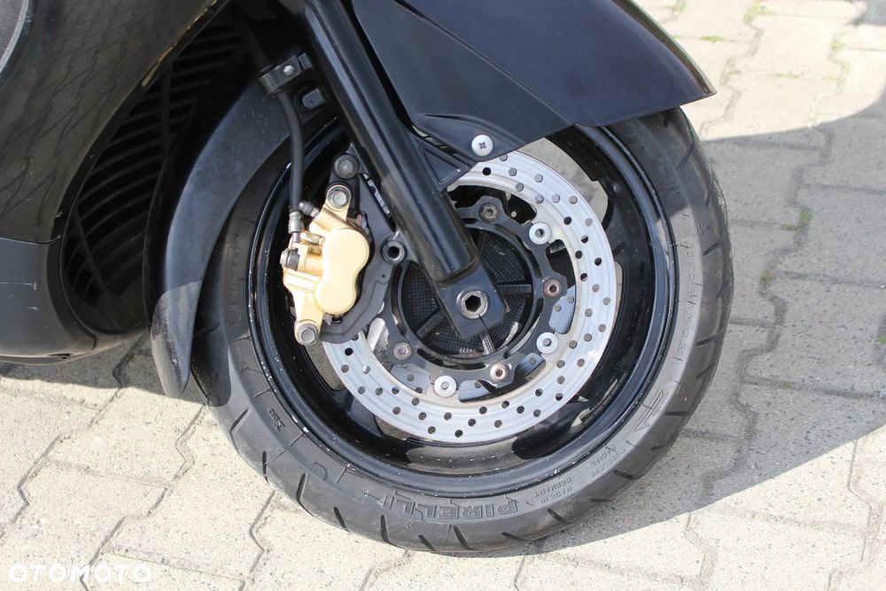 Yamaha Tmax - 25