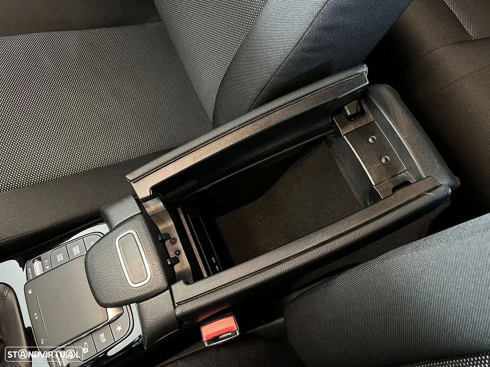 Mercedes-Benz CLA 180 d Shooting Brake Business Solutions - 18