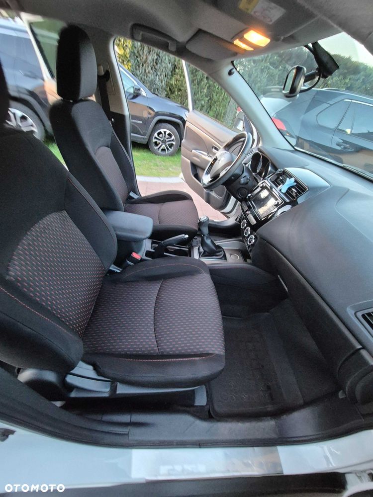 Mitsubishi ASX - 8