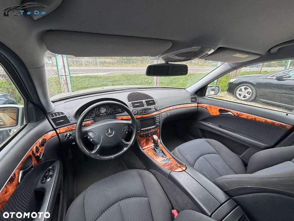 Mercedes-Benz Klasa E 500 4-Matic T Elegance - 18